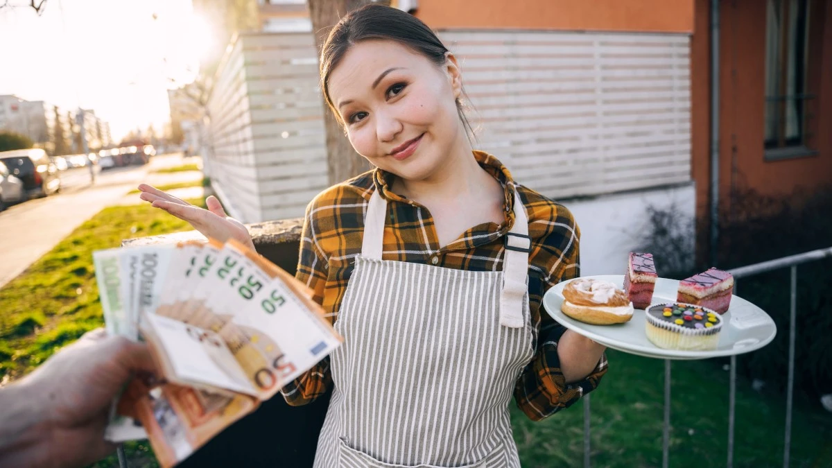 I saw Luna Truelove standing outside in an apron selling cakes. Luna told me that as an 18 year old, she couldn't get a full time job, but she wanted to save up to go traveling. She wanted me to buy some of here goods, but I'm dieting, so I told her I could give her some cash if she flashed me her tits and ass instead. They were perfect, so I asked her if she would accept some more cash for a blowjob. Luna wanted the money and loved the D, so we went off together so she could suck my cock. My big dick made the slutty woman horny, so she let me bend her over and fuck her pussy doggystyle. After some fantastic sex, I felt a big load coming, so I gave her a thick creampie!
